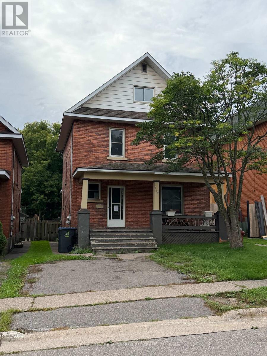 257 Alexandra Street, Sault Ste Marie, Ontario  P6A 1J7 - Photo 2 - X13794328
