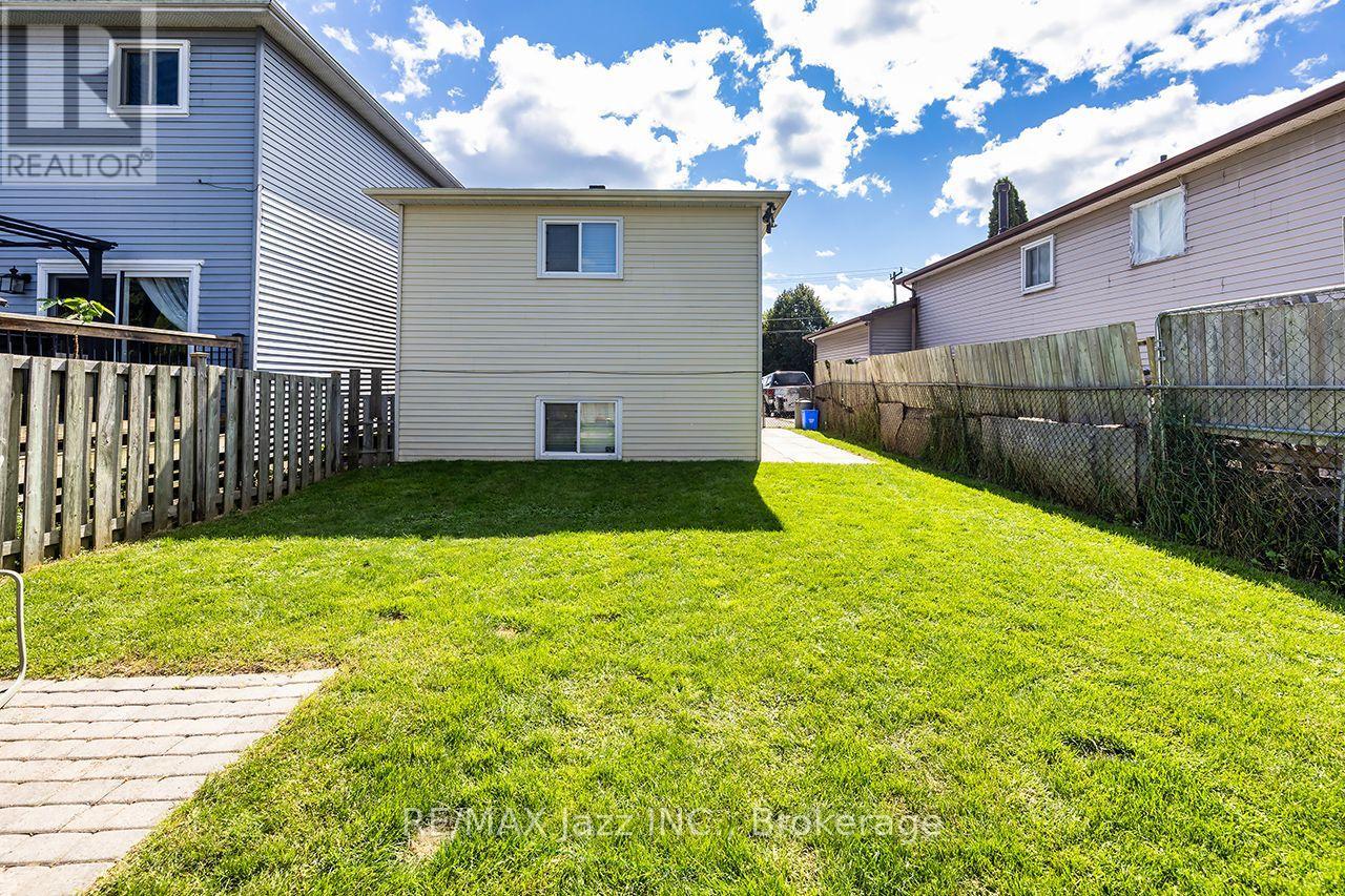 260 Lakeview Park Avenue, Oshawa, Ontario  L1J 7M5 - Photo 10 - E13794126