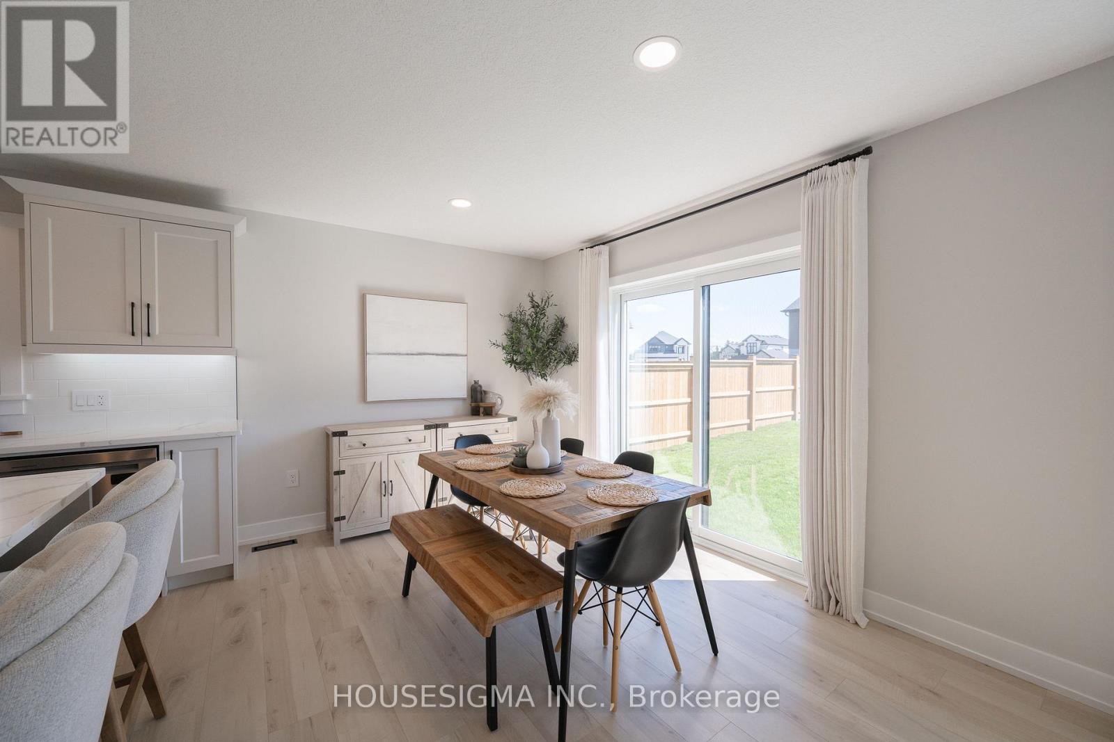 48 Postma Crescent, North Middlesex (Ailsa Craig), Ontario  N0M 1A0 - Photo 14 - X13794370