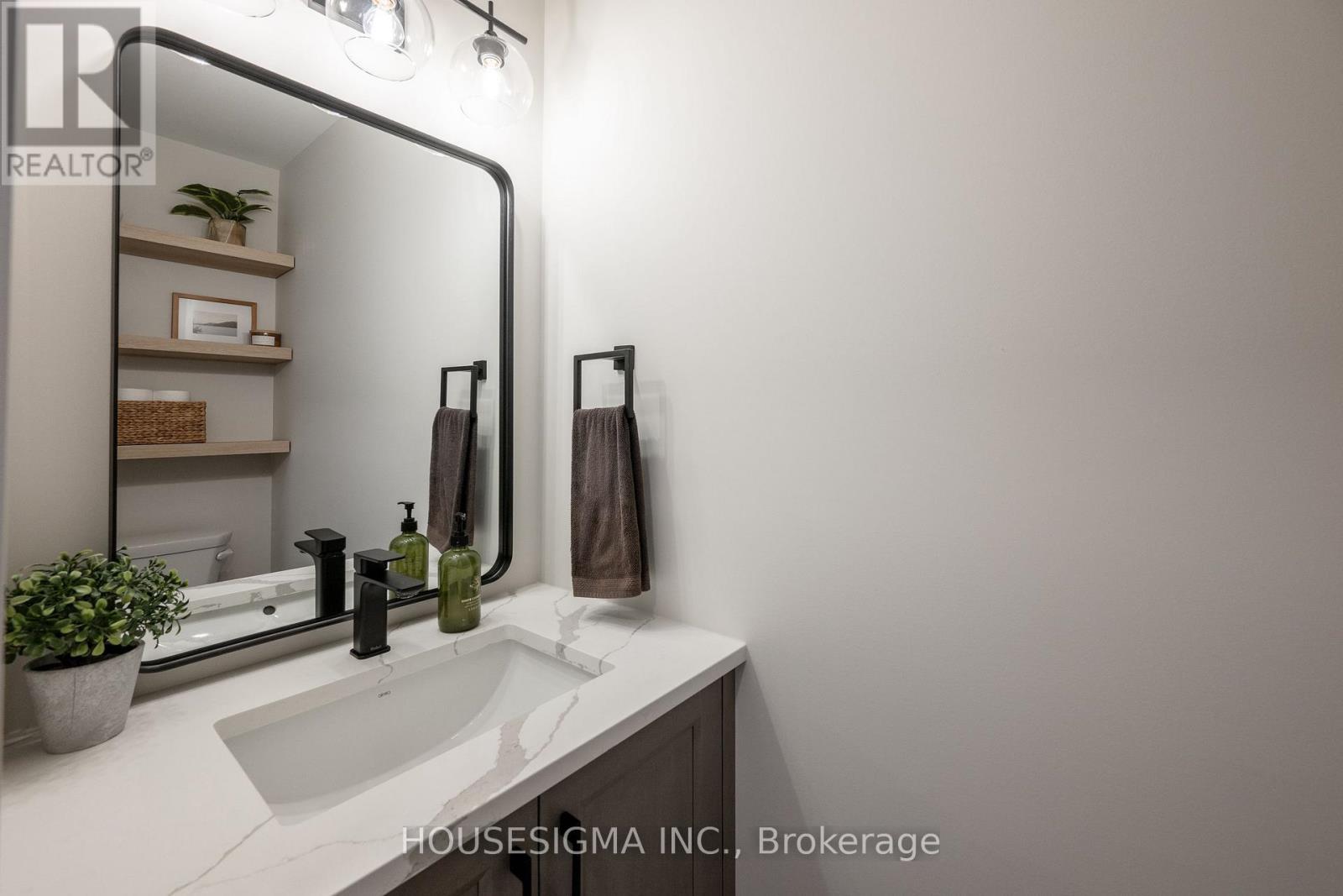 48 Postma Crescent, North Middlesex (Ailsa Craig), Ontario  N0M 1A0 - Photo 20 - X13794370