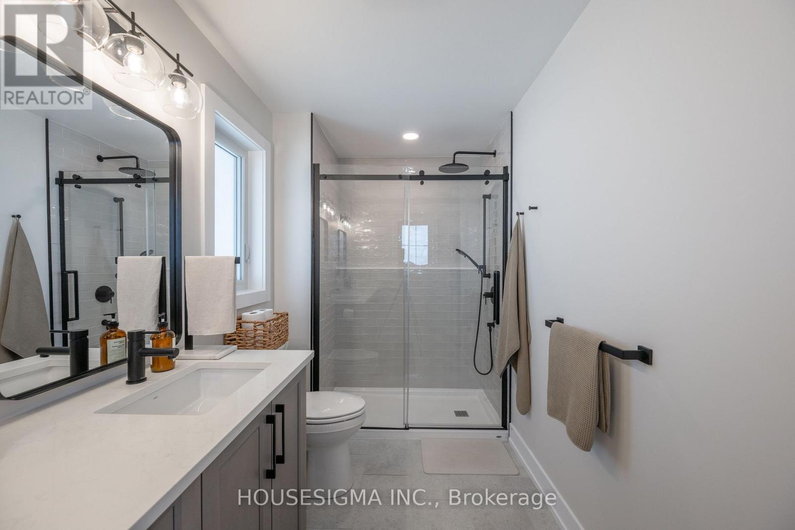 48 Postma Crescent, North Middlesex (Ailsa Craig), Ontario  N0M 1A0 - Photo 30 - X13794370