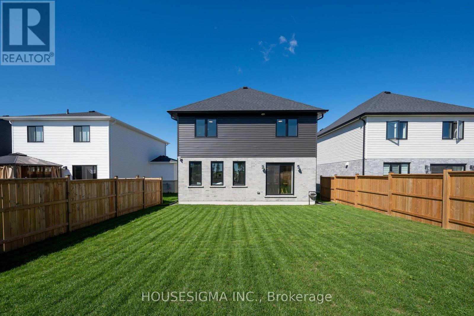 48 Postma Crescent, North Middlesex (Ailsa Craig), Ontario  N0M 1A0 - Photo 36 - X13794370