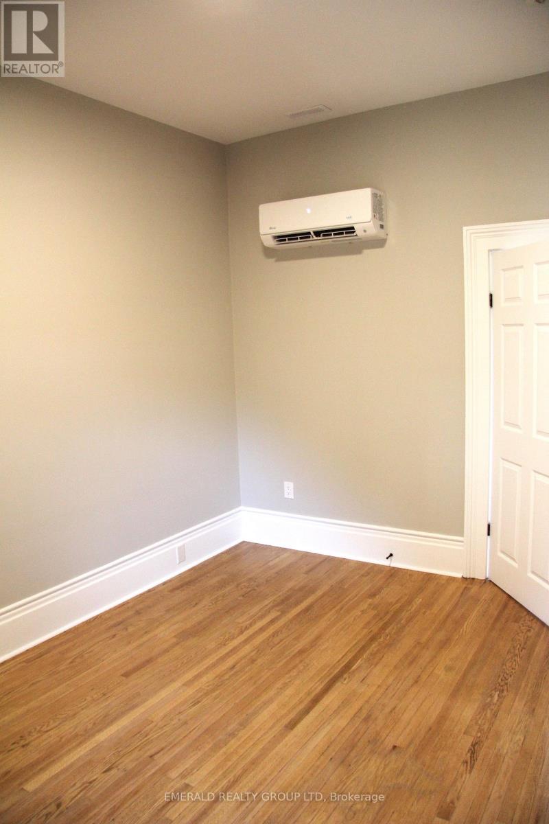 Upper - 7 Ormond Street S, Thorold, Ontario  L2V 1Y2 - Photo 6 - X13794346