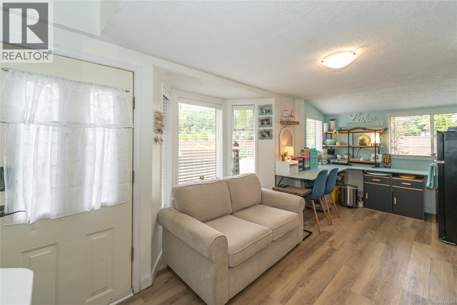 Guest area or family/play room