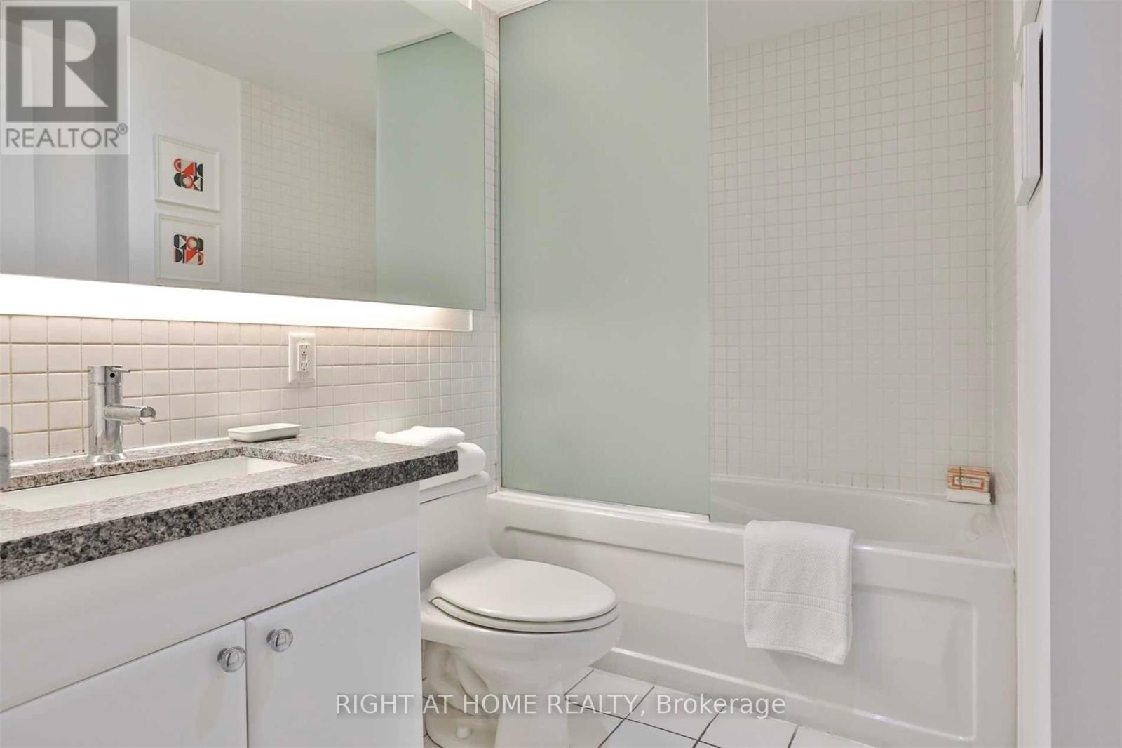 215 - 1005 King Street W, Toronto, Ontario  M6K 3M8 - Photo 8 - C13794378