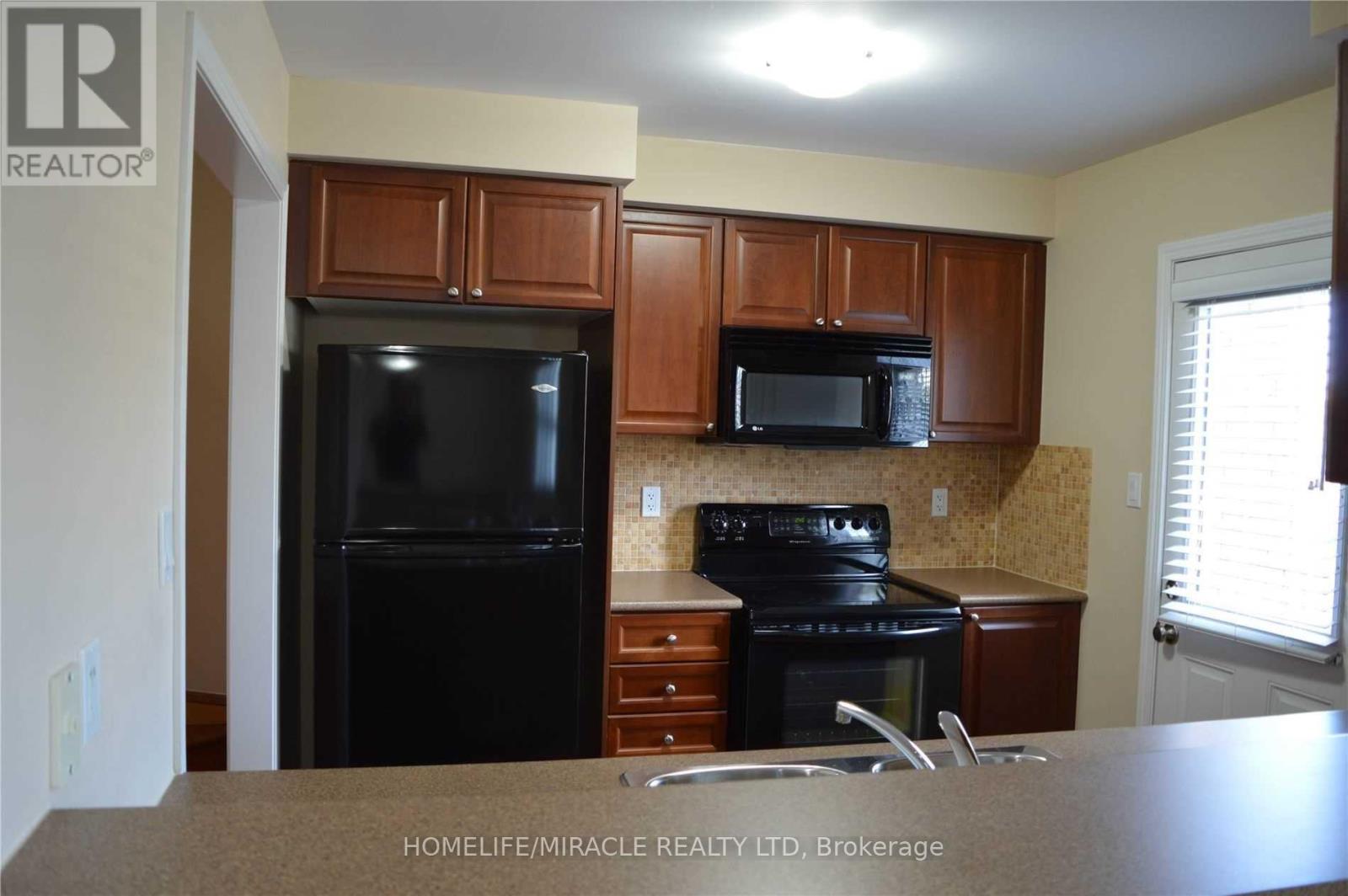 918 Burgess Gardens, Milton, Ontario  L9T 0K8 - Photo 3 - W13794344