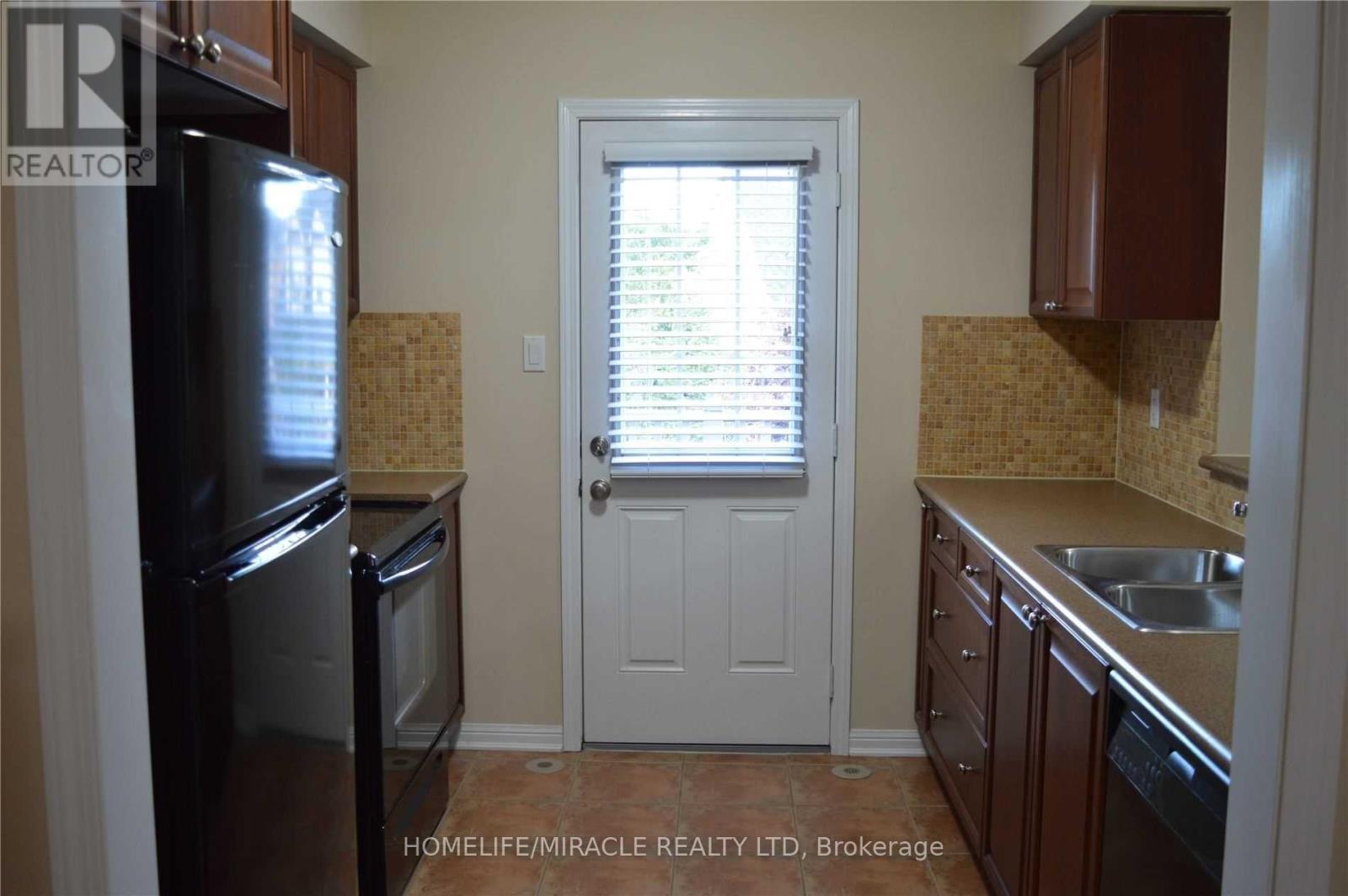 918 Burgess Gardens, Milton, Ontario  L9T 0K8 - Photo 5 - W13794344