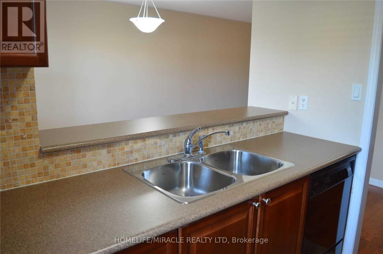 918 Burgess Gardens, Milton, Ontario  L9T 0K8 - Photo 7 - W13794344