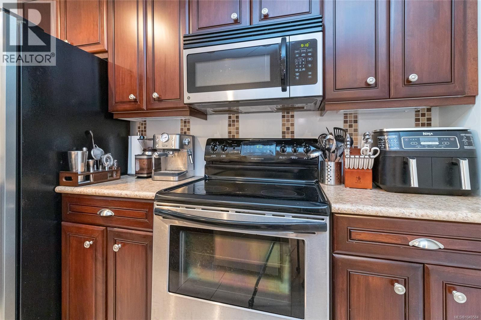 217 1325 Bear Mountain Pkwy, Langford, British Columbia  V9B 6R3 - Photo 11 - 1049584