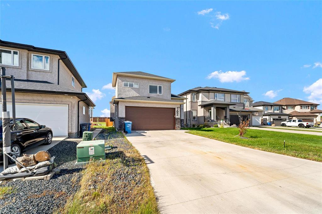 162 Water Ridge Path, Winnipeg, Manitoba  R2R 0P8 - Photo 3 - 202623351