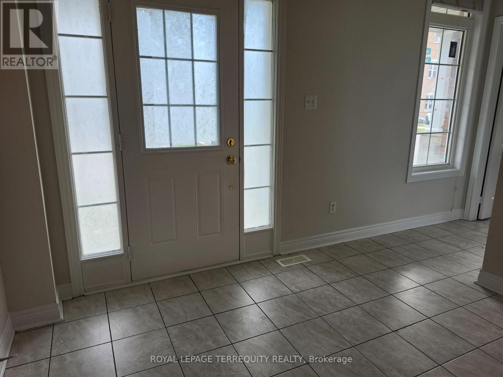 2651 Canadian Street, Pickering, Ontario  L1X 0C9 - Photo 6 - E13686836