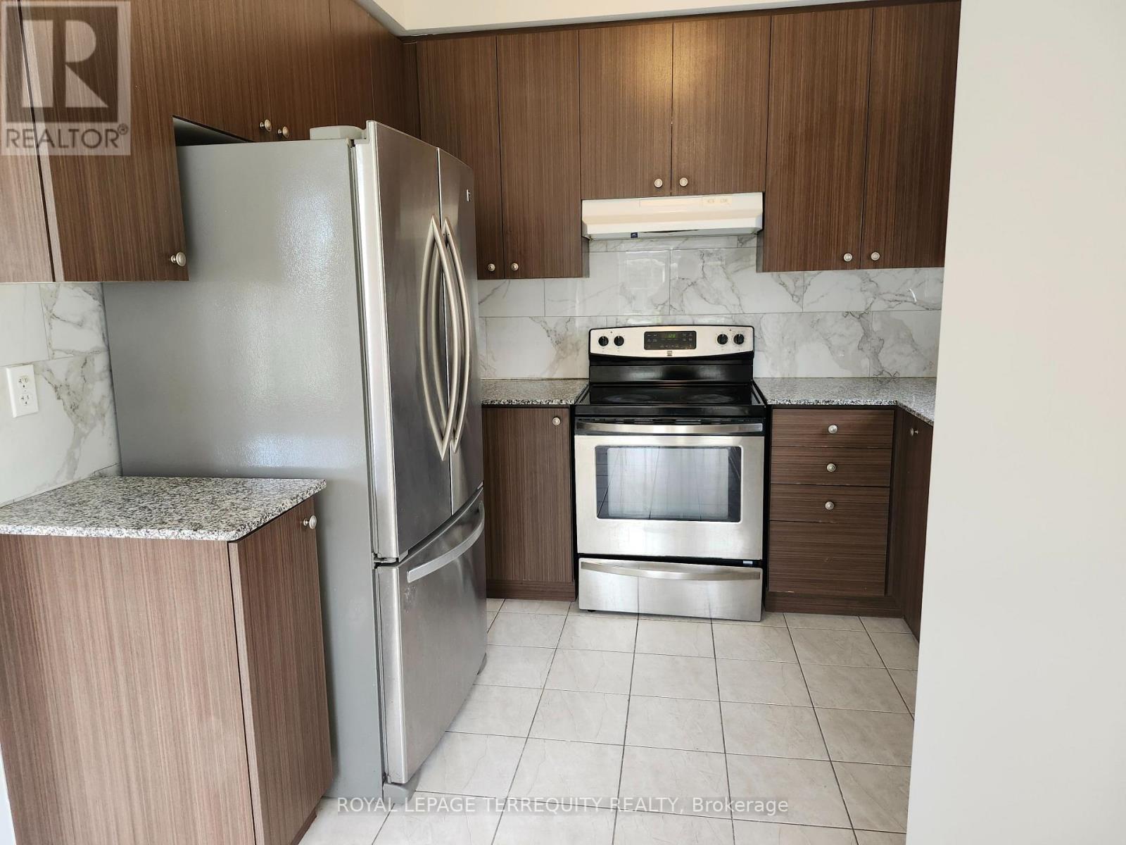 2651 Canadian Street, Pickering, Ontario  L1X 0C9 - Photo 8 - E13686836