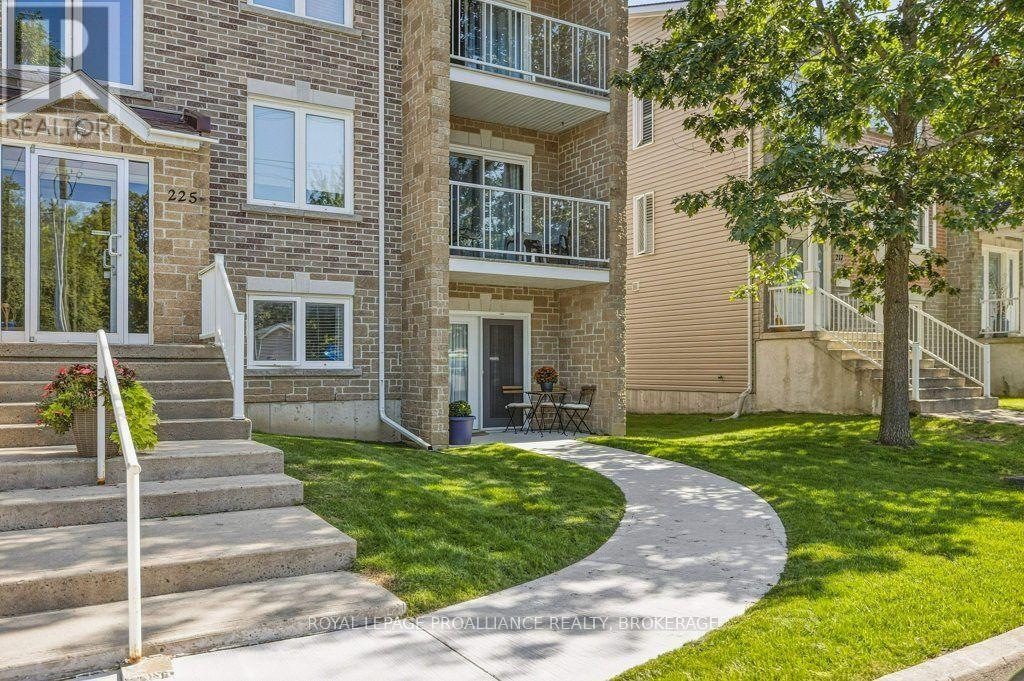 2104 - 225 Oak Street, Gananoque, Ontario K7G 2R5 - Photo 4 - X13793746