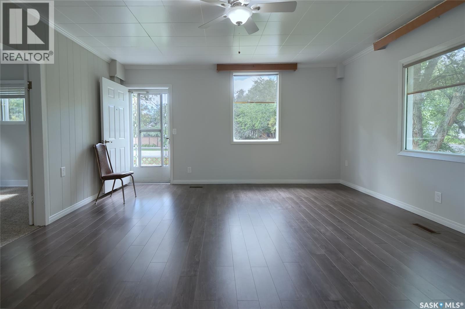 366 Central Street, Central Butte, Saskatchewan  S0H 0T0 - Photo 3 - SK048611