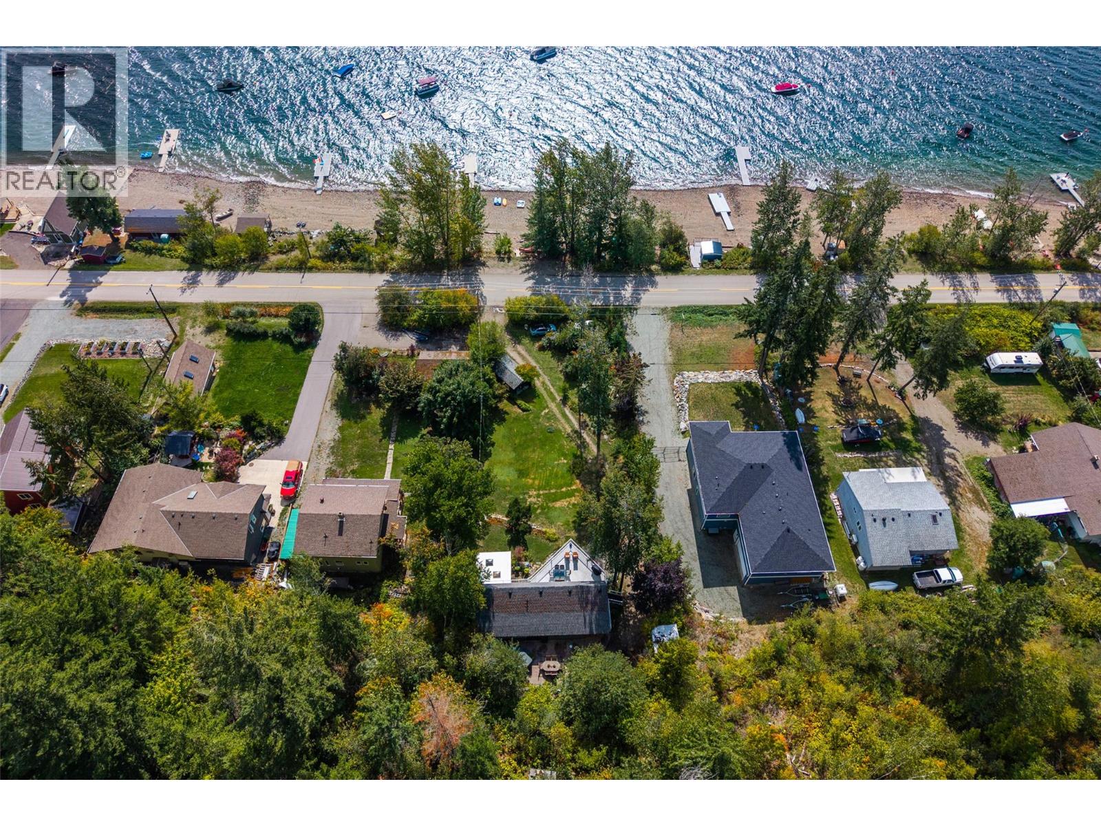 6473 Squilax Anglemont Road photo 39