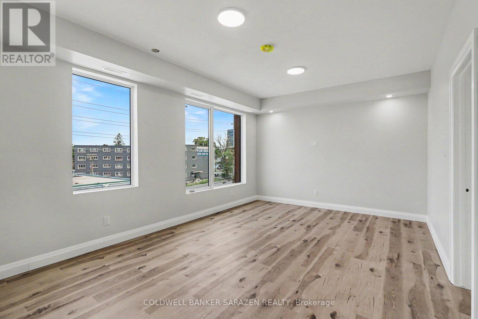 301 - 42 Mcarthur Avenue, Ottawa, Ontario  K1L 6R2 - Photo 2 - X13794392