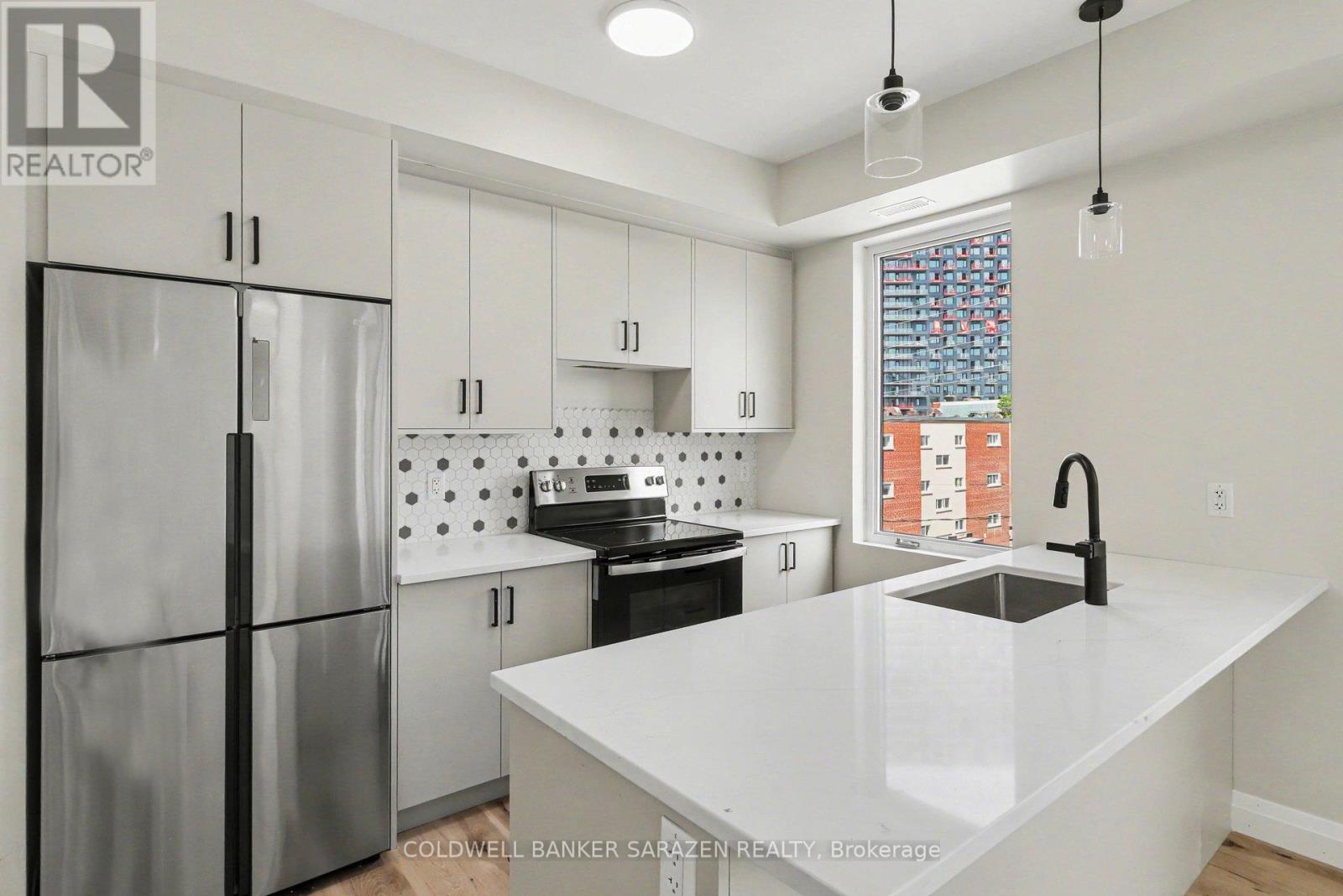 001 - 42 Mcarthur Avenue, Ottawa, Ontario  K1L 6R2 - Photo 2 - X13794398