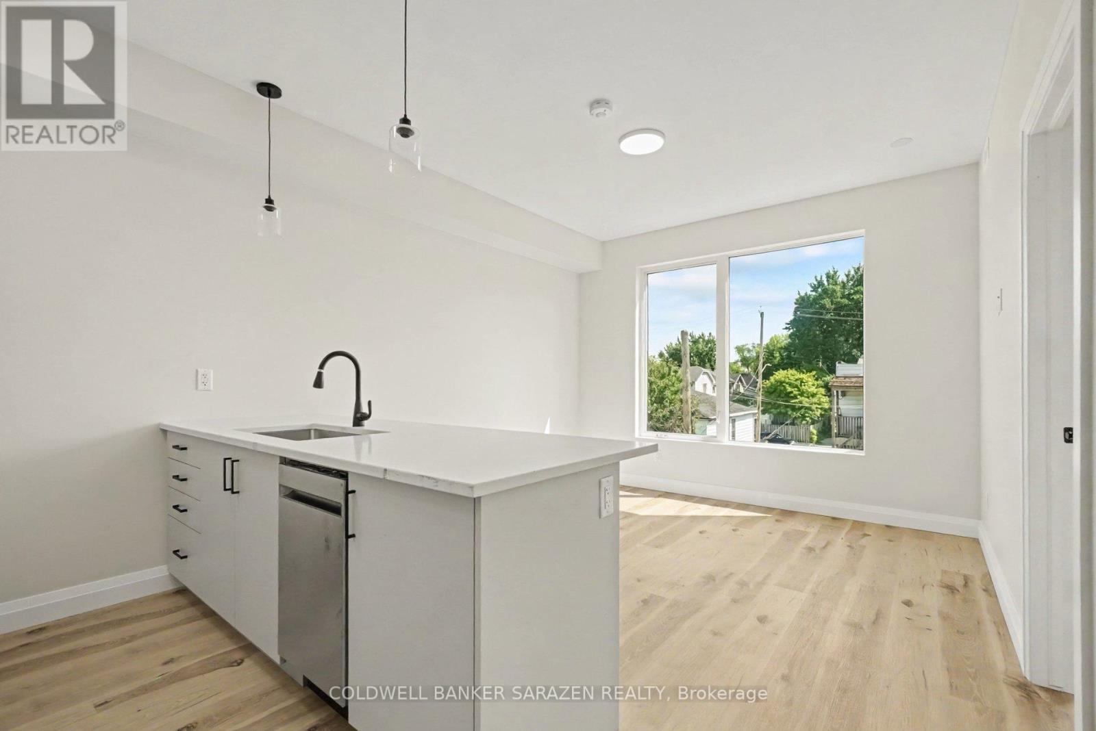 102 - 42 Mcarthur Avenue, Ottawa, Ontario  K1L 6R2 - Photo 4 - X13794418