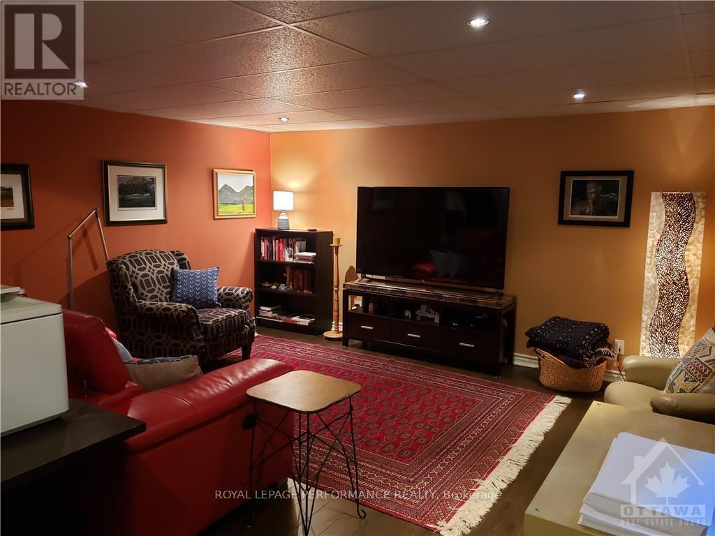3376 Chilliwack Way, Ottawa, Ontario  K1T 1P7 - Photo 2 - X13794422