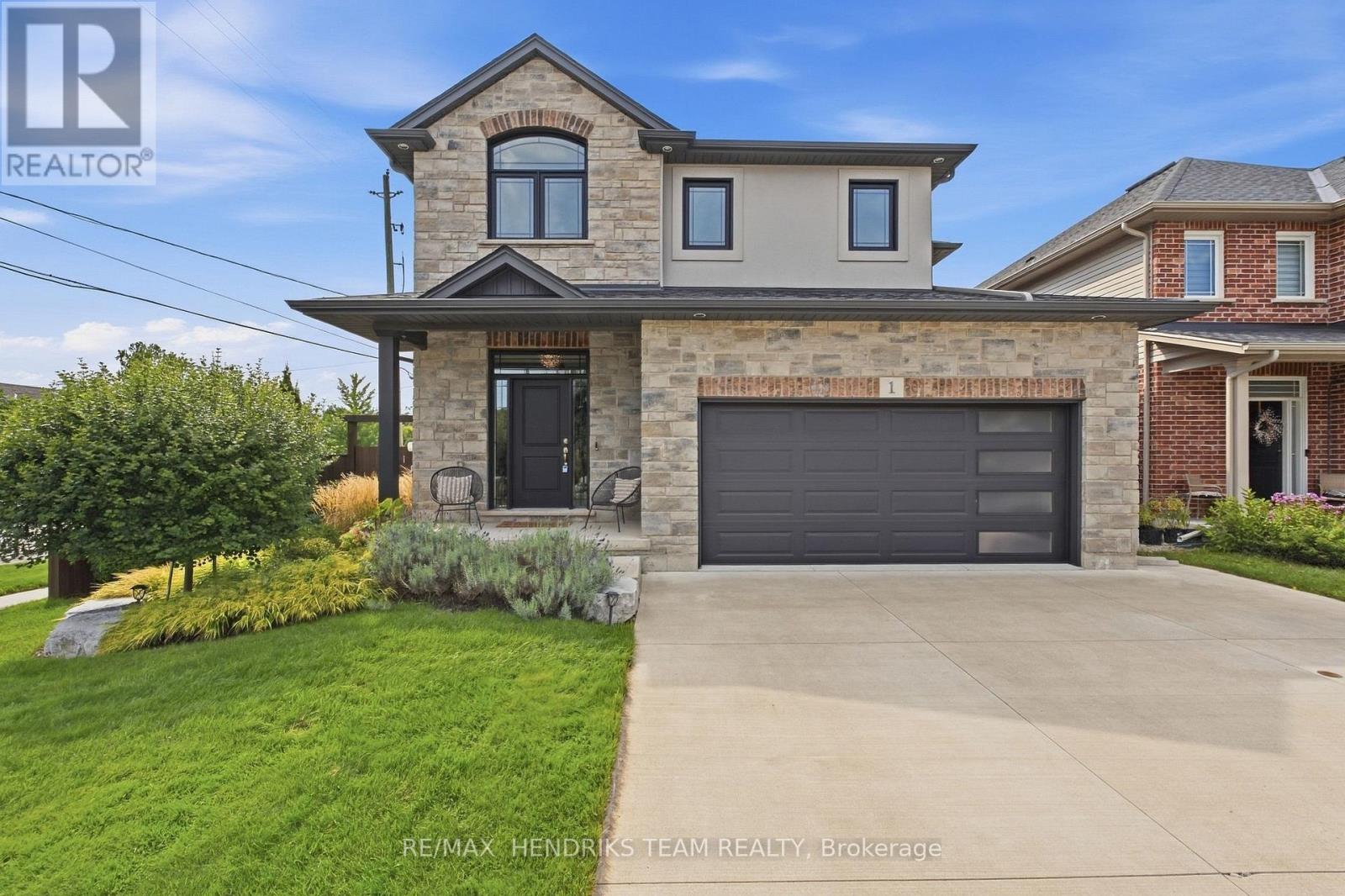 1 Olde School Court, St. Catharines, Ontario  L2N 0B1 - Photo 3 - X13794462