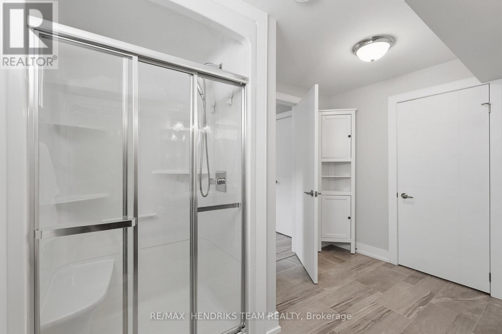 1 Olde School Court, St. Catharines, Ontario  L2N 0B1 - Photo 35 - X13794462