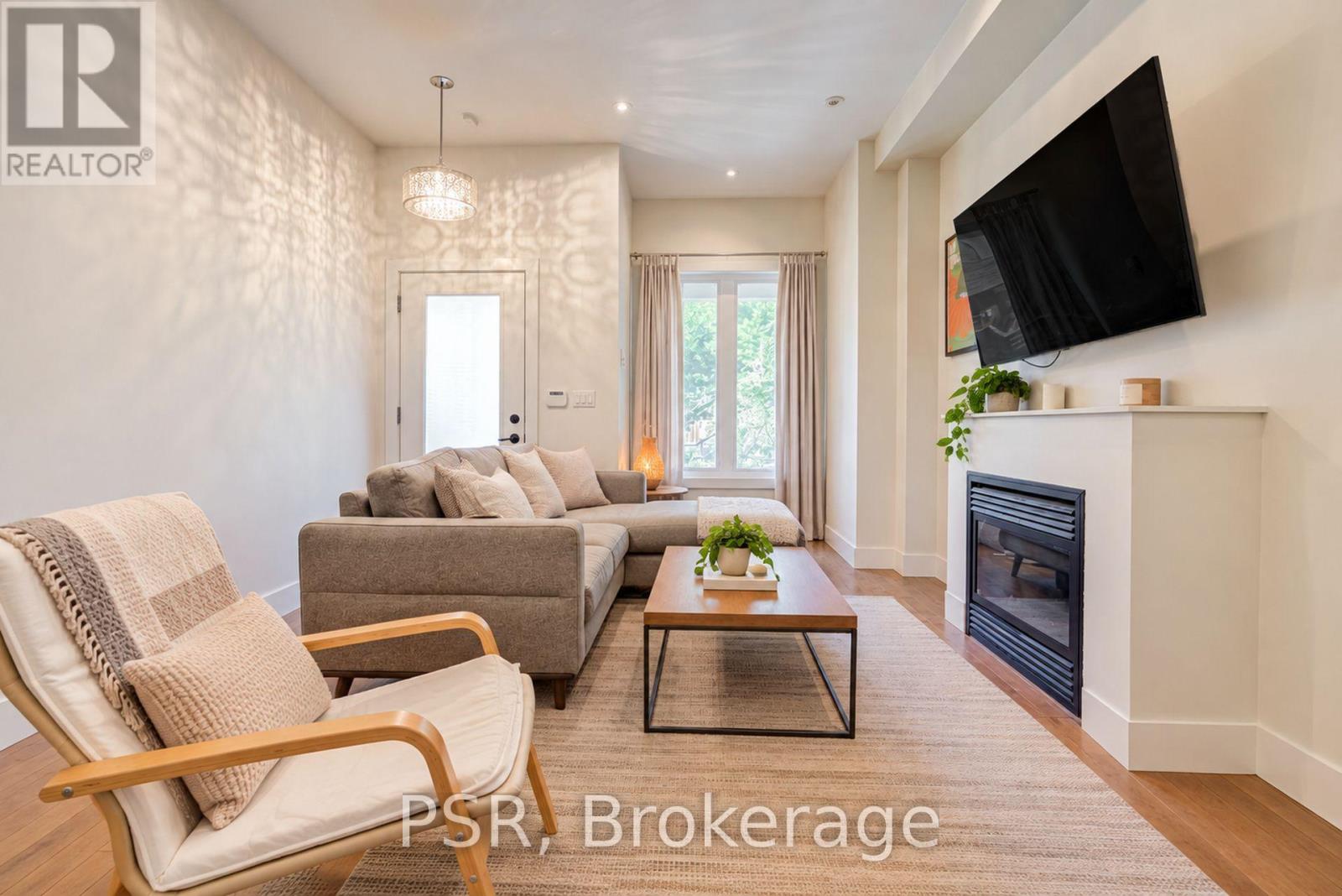 Main - 143 Montrose Avenue, Toronto, Ontario  M6J 2T6 - Photo 2 - C13794436