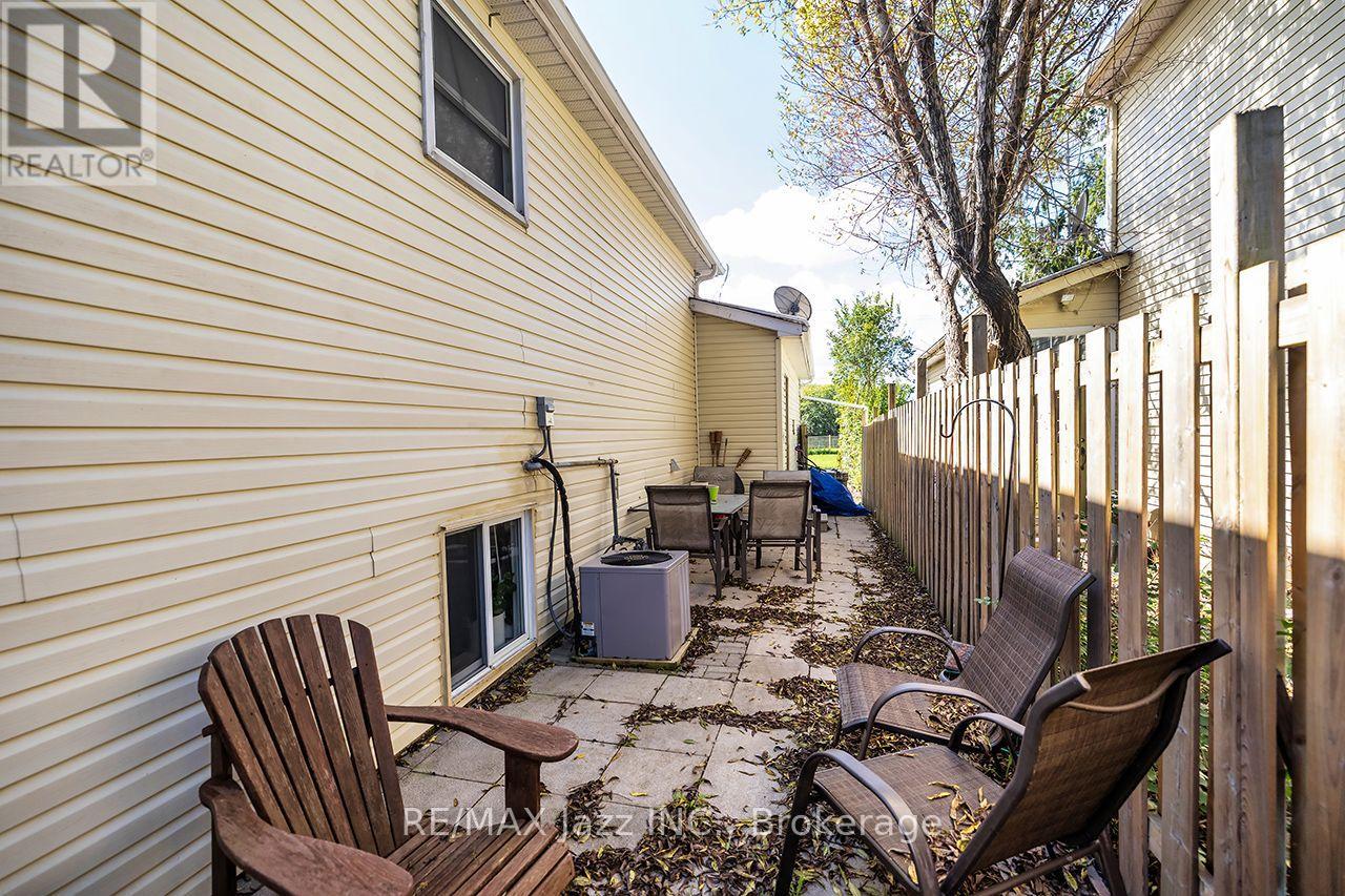 1431 Ritson Road S, Oshawa, Ontario  L1J 7M3 - Photo 6 - E13793936