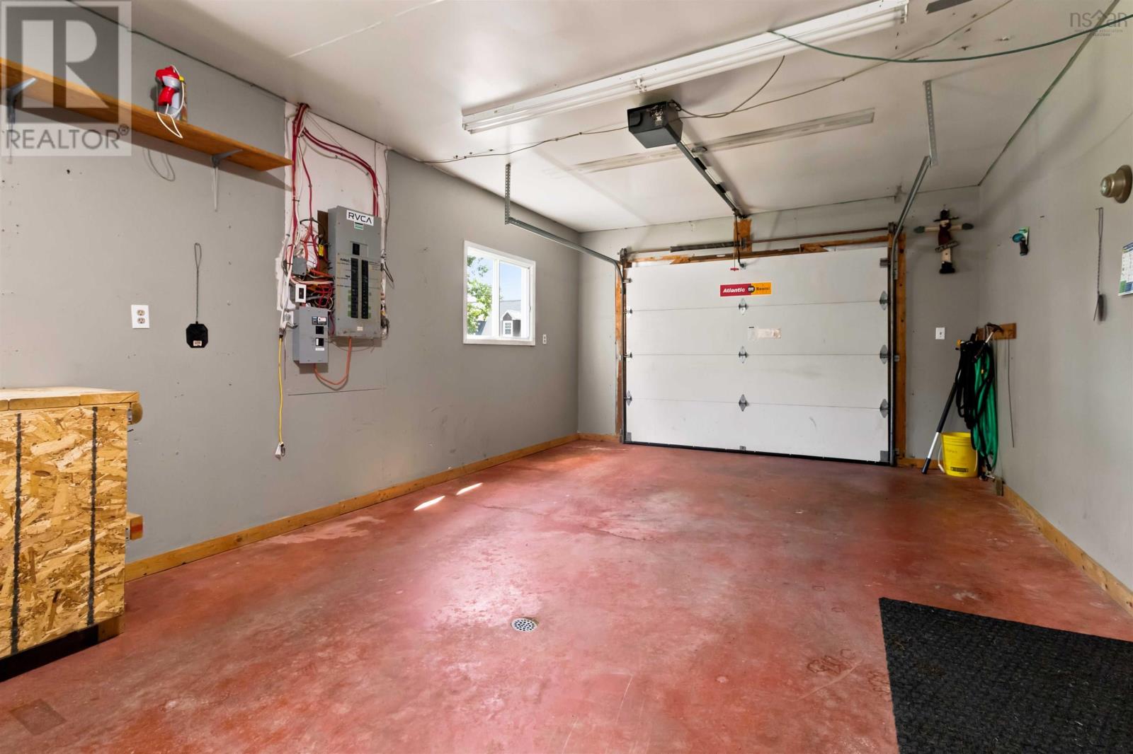 Attached Garage