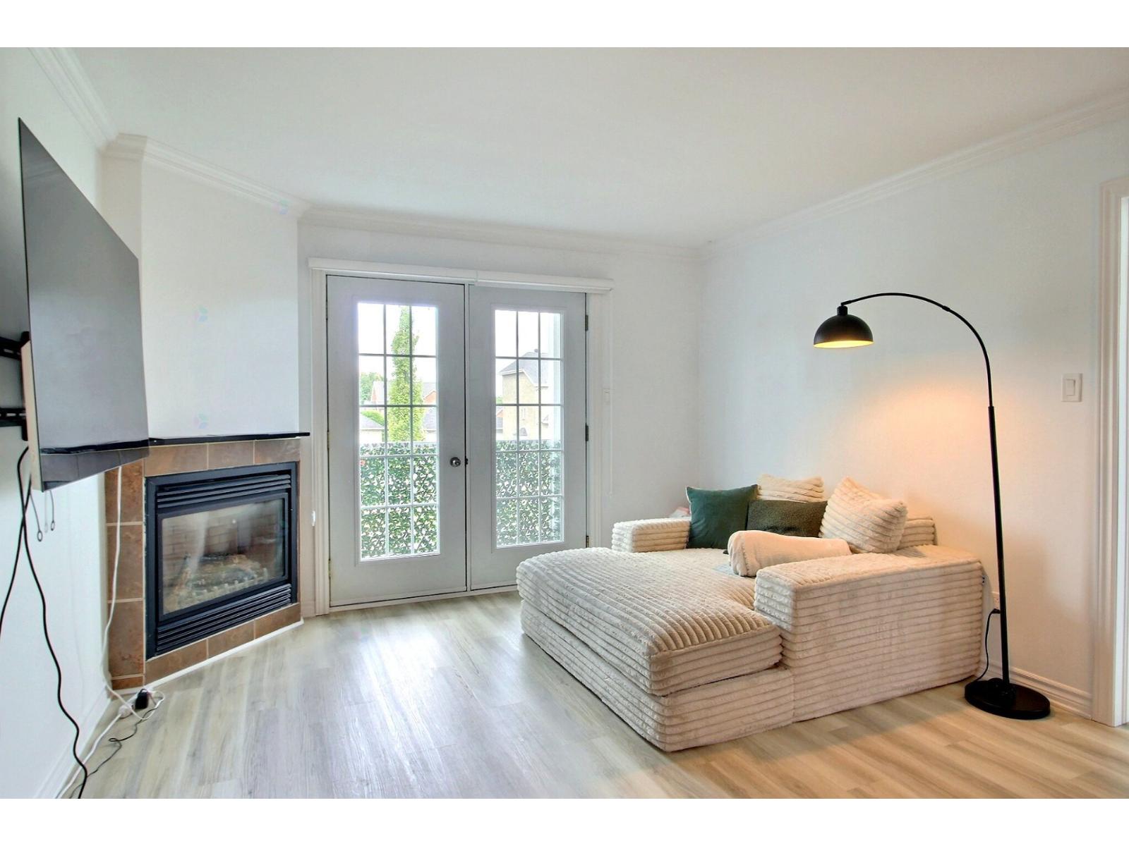 242 Rue des Colibris Saint-Jean-sur-Richelieu Quebec Canada J2W0B2 5