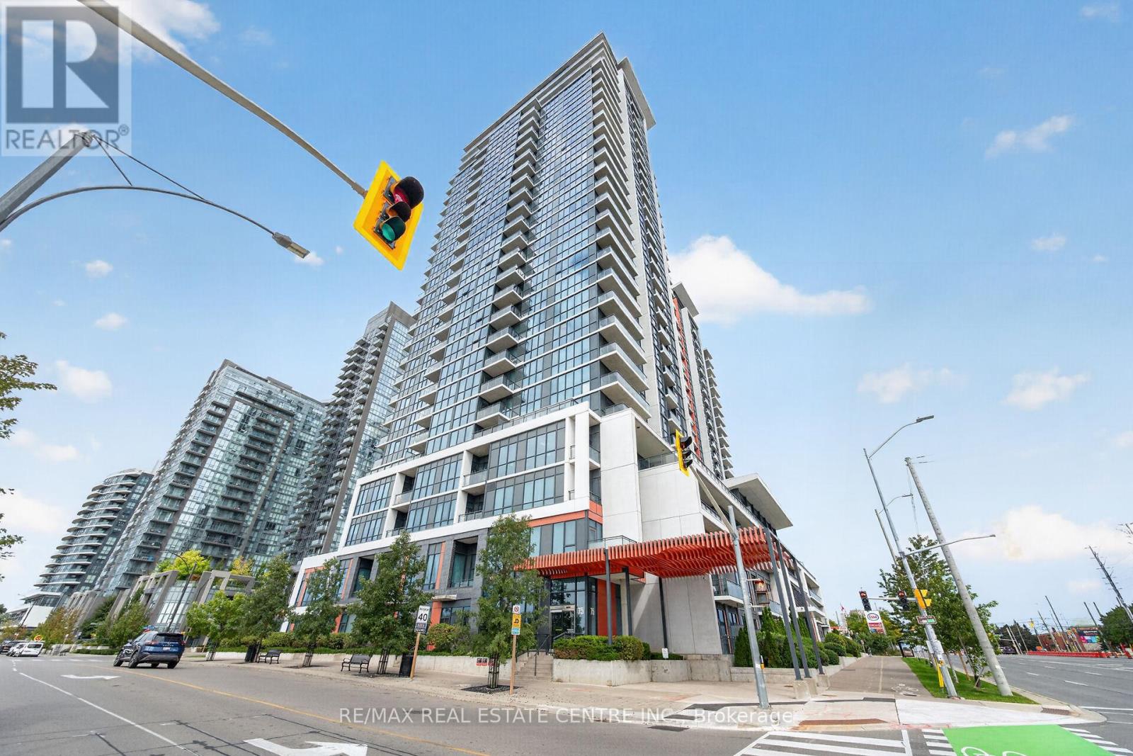 605 - 55 Eglinton Avenue W, Mississauga, Ontario  L5R 0E4 - Photo 2 - W13794400