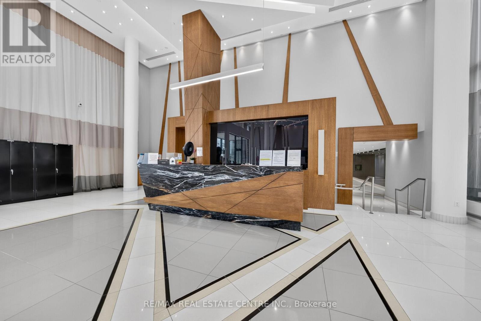 605 - 55 Eglinton Avenue W, Mississauga, Ontario  L5R 0E4 - Photo 4 - W13794400