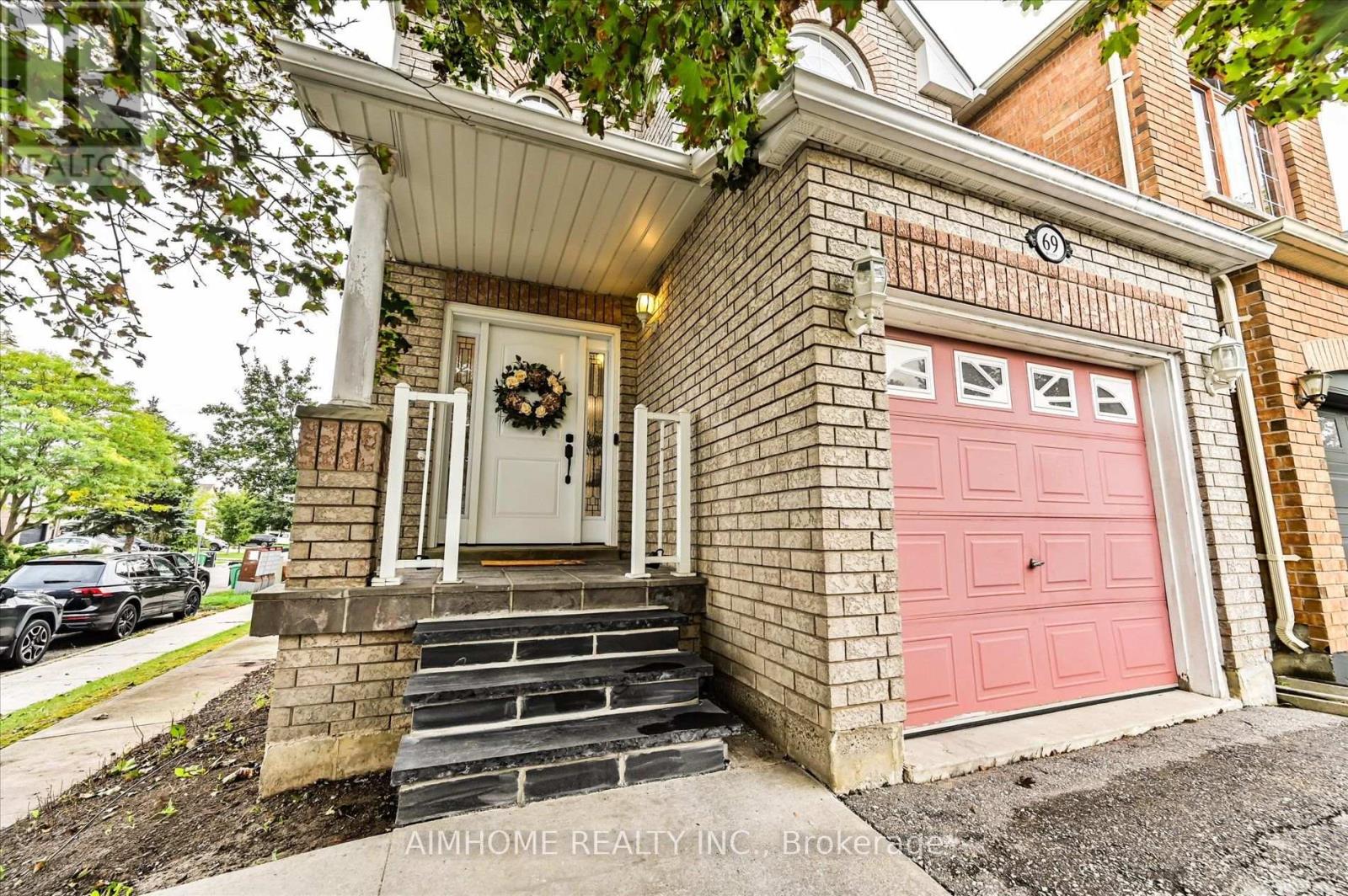 69 Senator Way, Caledon, Ontario  L7E 2S6 - Photo 2 - W13794412