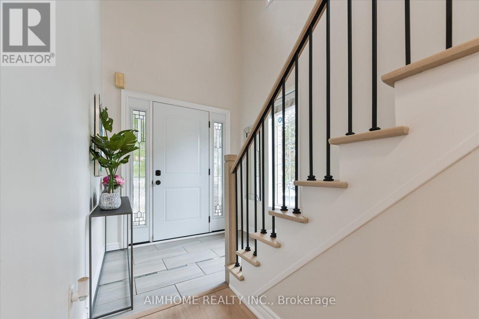 69 Senator Way, Caledon, Ontario  L7E 2S6 - Photo 3 - W13794412
