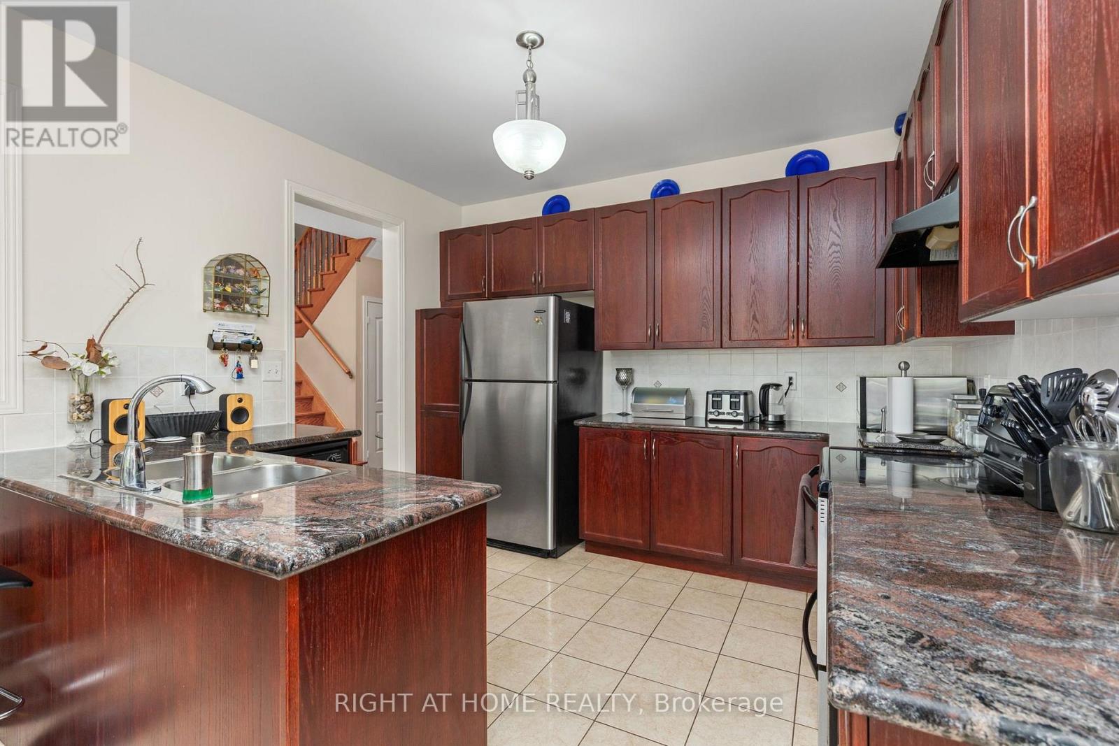 13 Cassinway Road, Brampton, Ontario  L6R 3M4 - Photo 10 - W13794470