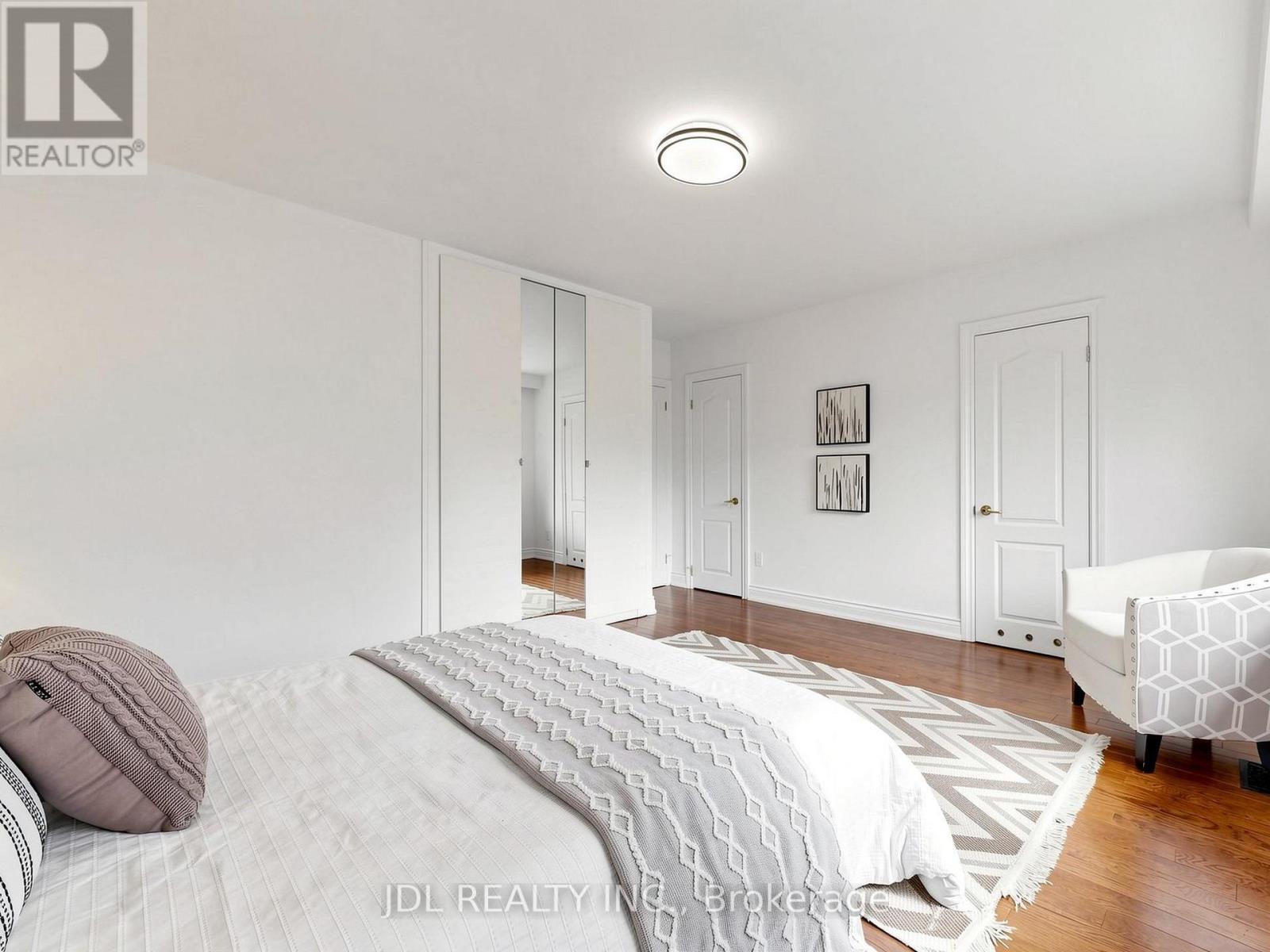 32 Ashmount Crescent, Toronto, Ontario  M9R 1C7 - Photo 22 - W13788960