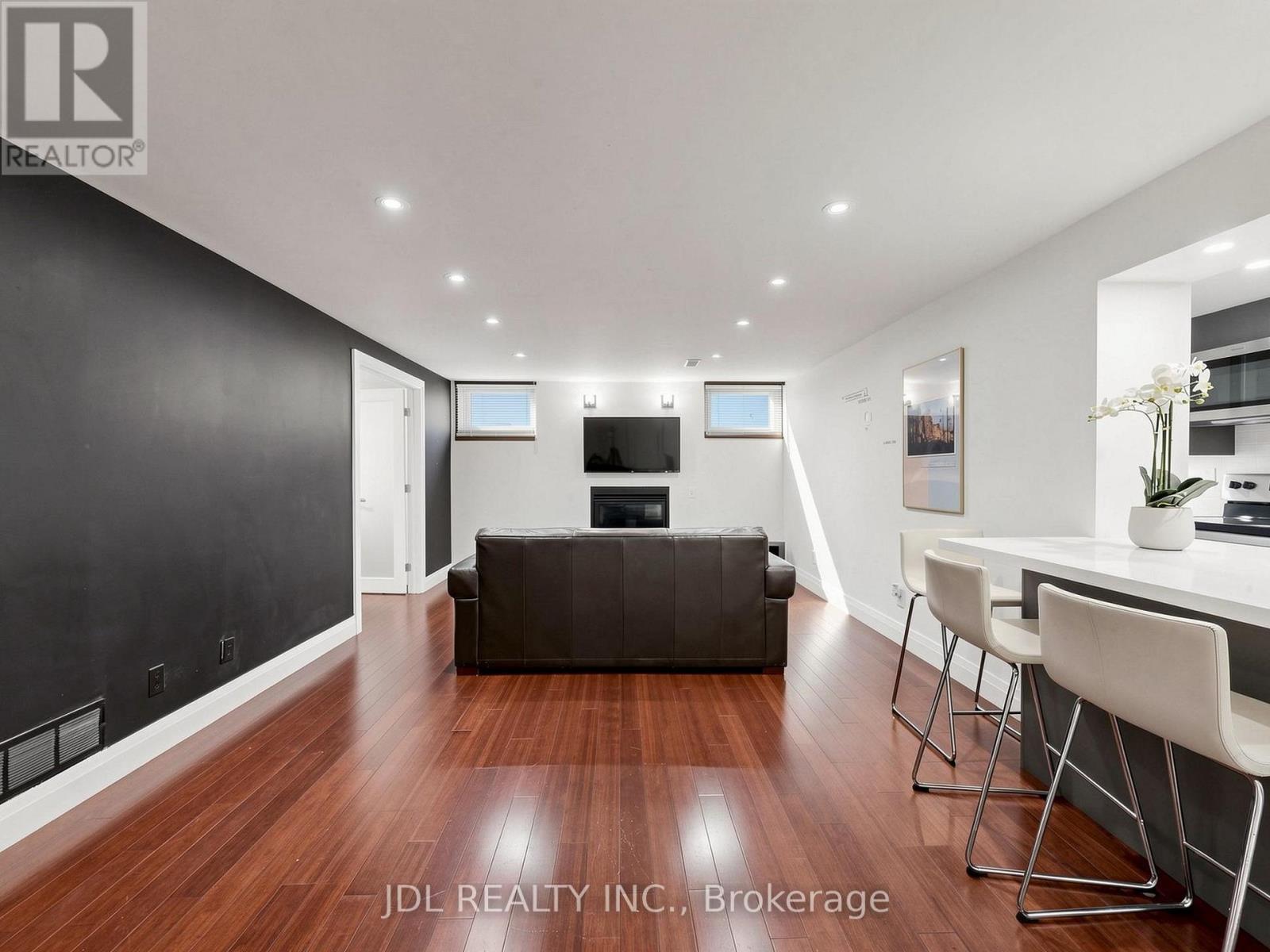 32 Ashmount Crescent, Toronto, Ontario  M9R 1C7 - Photo 39 - W13788960