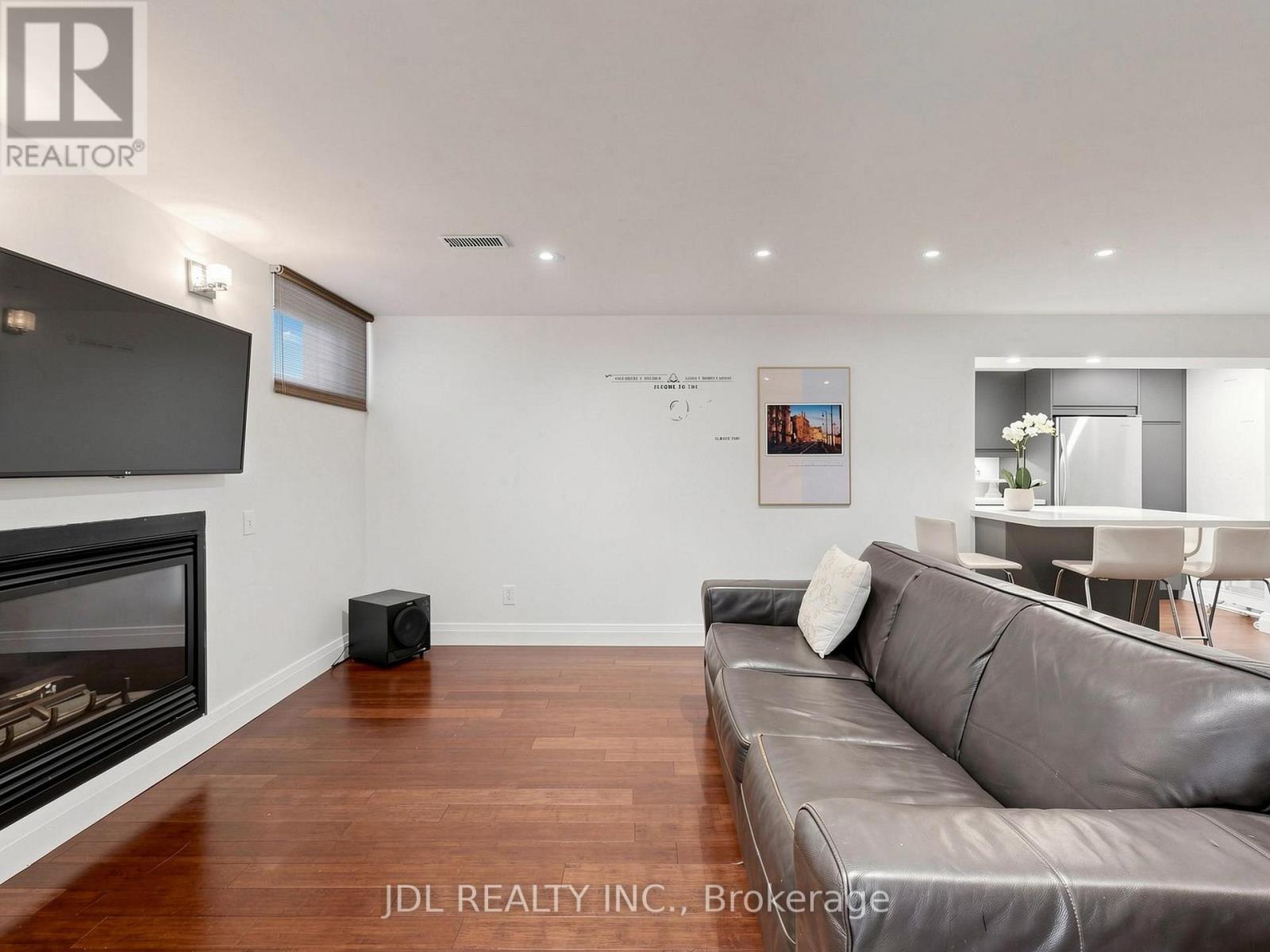 32 Ashmount Crescent, Toronto, Ontario  M9R 1C7 - Photo 40 - W13788960