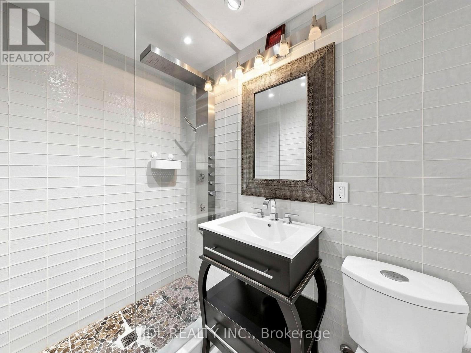 32 Ashmount Crescent, Toronto, Ontario  M9R 1C7 - Photo 46 - W13788960