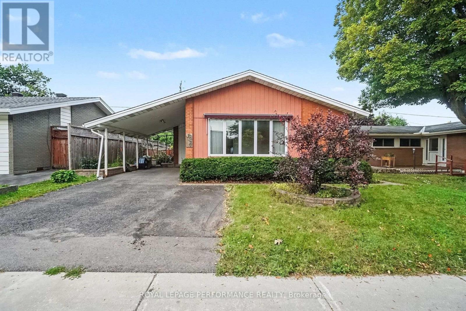 1374 Highgate Road, Ottawa, Ontario  K2C 2Y6 - Photo 2 - X13794482