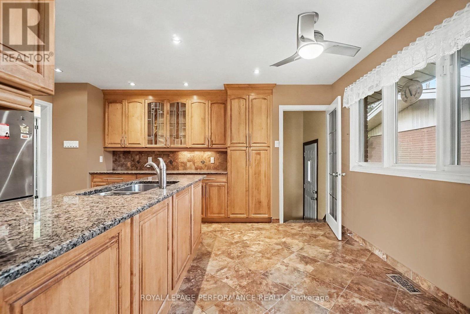 1374 Highgate Road, Ottawa, Ontario  K2C 2Y6 - Photo 9 - X13794482