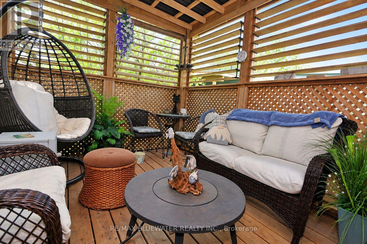 35 Pebble Beach Parkway, South Huron, Ontario  N0M 1T0 - Photo 15 - X13771754