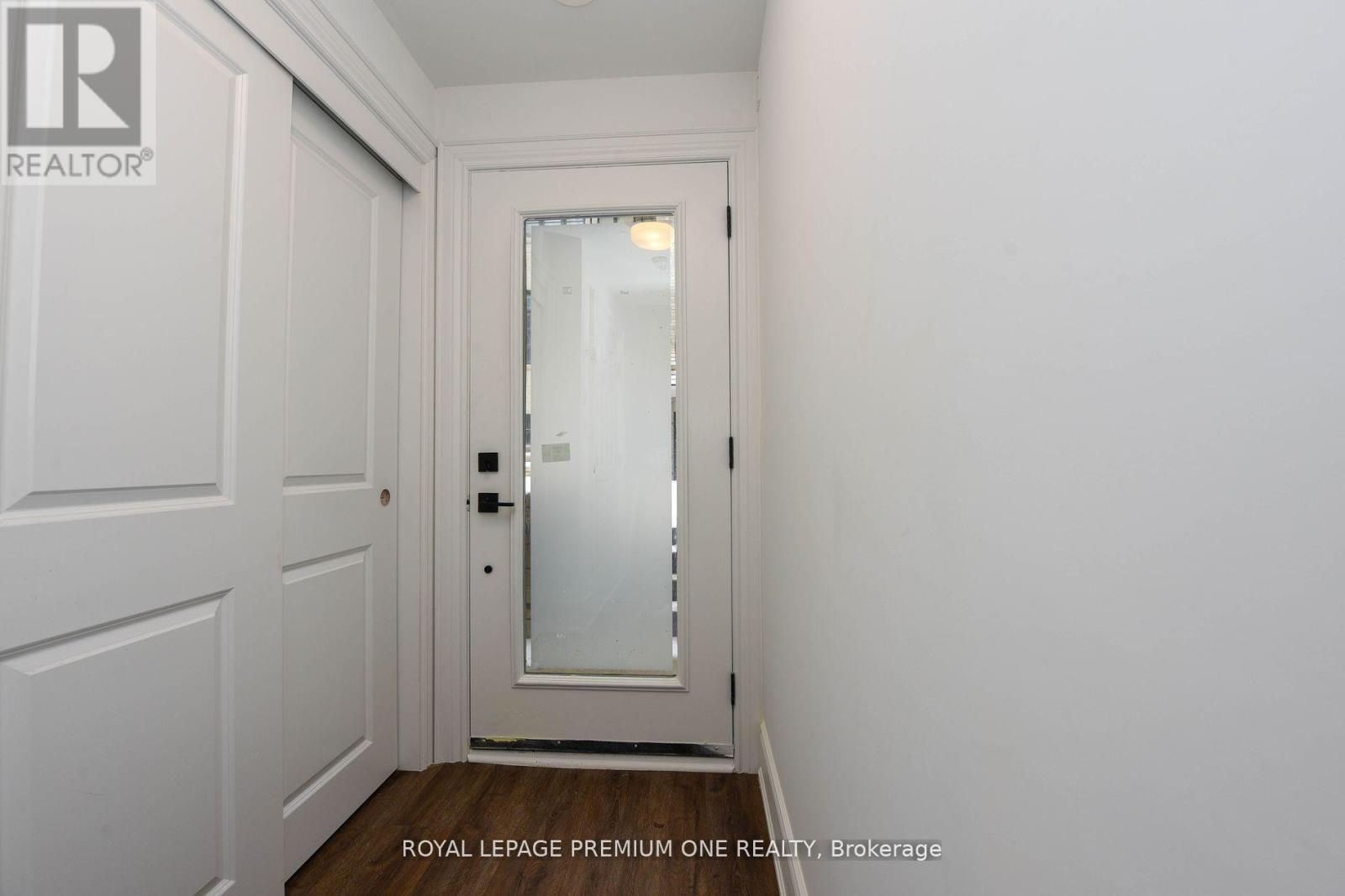 55 - 30 Dunpar Crescent, Mississauga (Streetsville), Ontario  L4M 2R5 - Photo 2 - W13794498