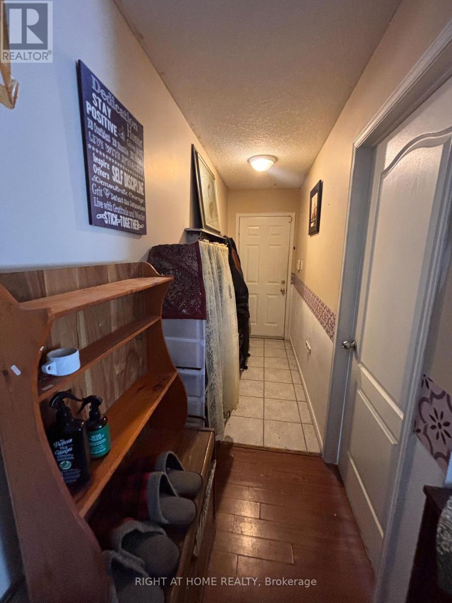 1 Montgomery Boulevard, Orangeville, Ontario  L9W 5H6 - Photo 9 - W13730838