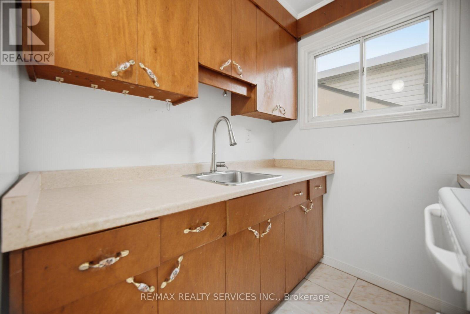 3051 Churchill Avenue, Mississauga, Ontario  L4T 1R4 - Photo 17 - W13756424