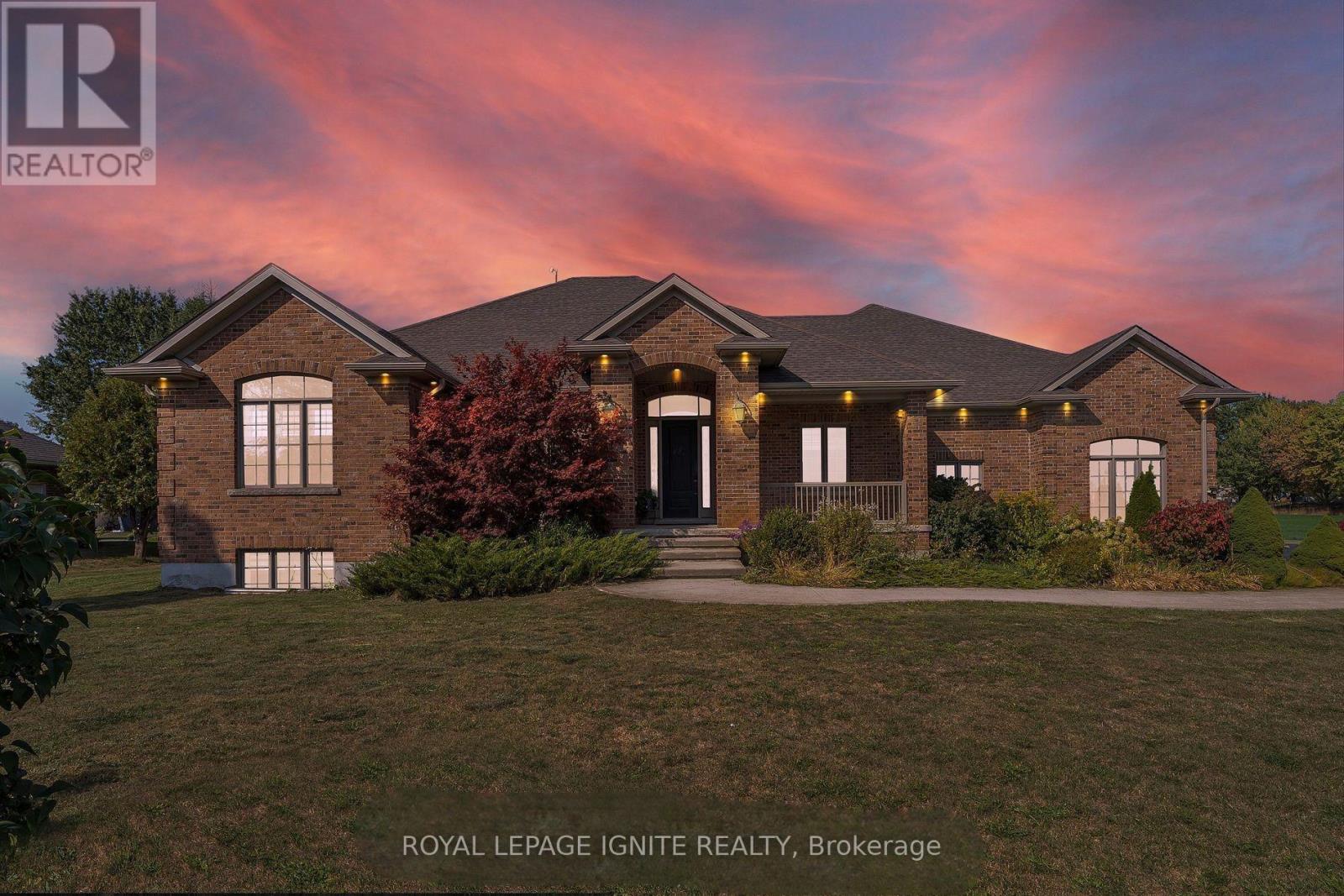 4659 Lobsinger Line, Wellesley, Ontario  N0B 2M0 - Photo 2 - X13794486