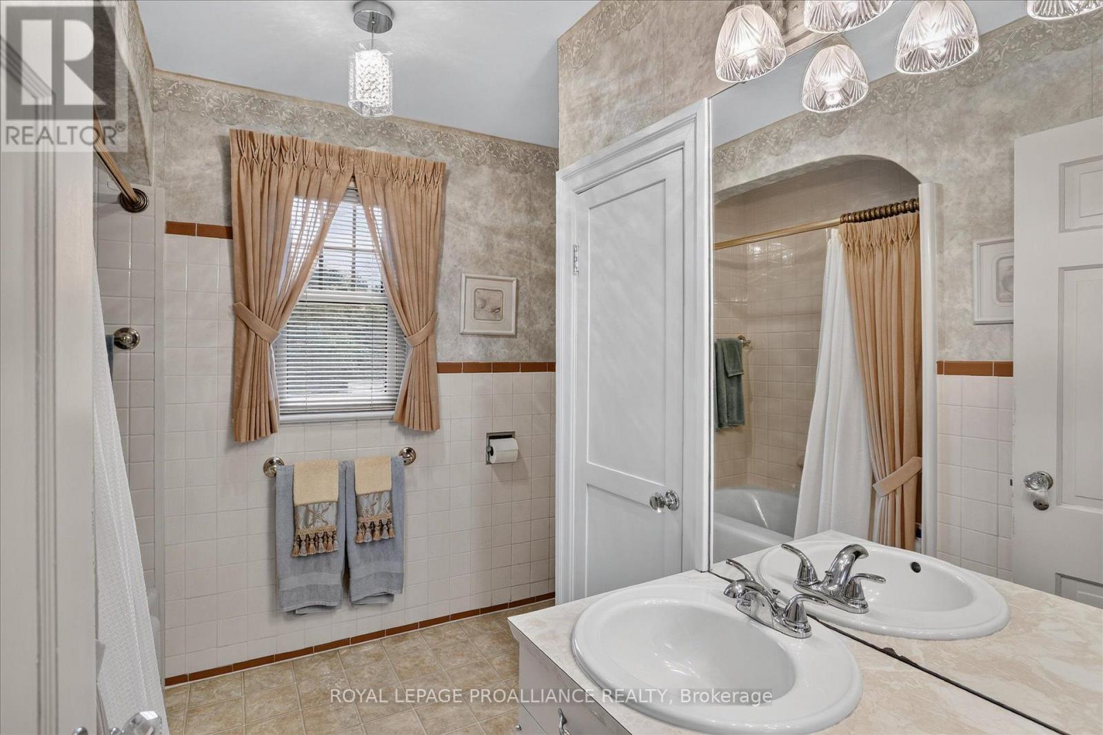 210 Aberdeen Avenue, Peterborough, Ontario  K9H 4W8 - Photo 23 - X13791694