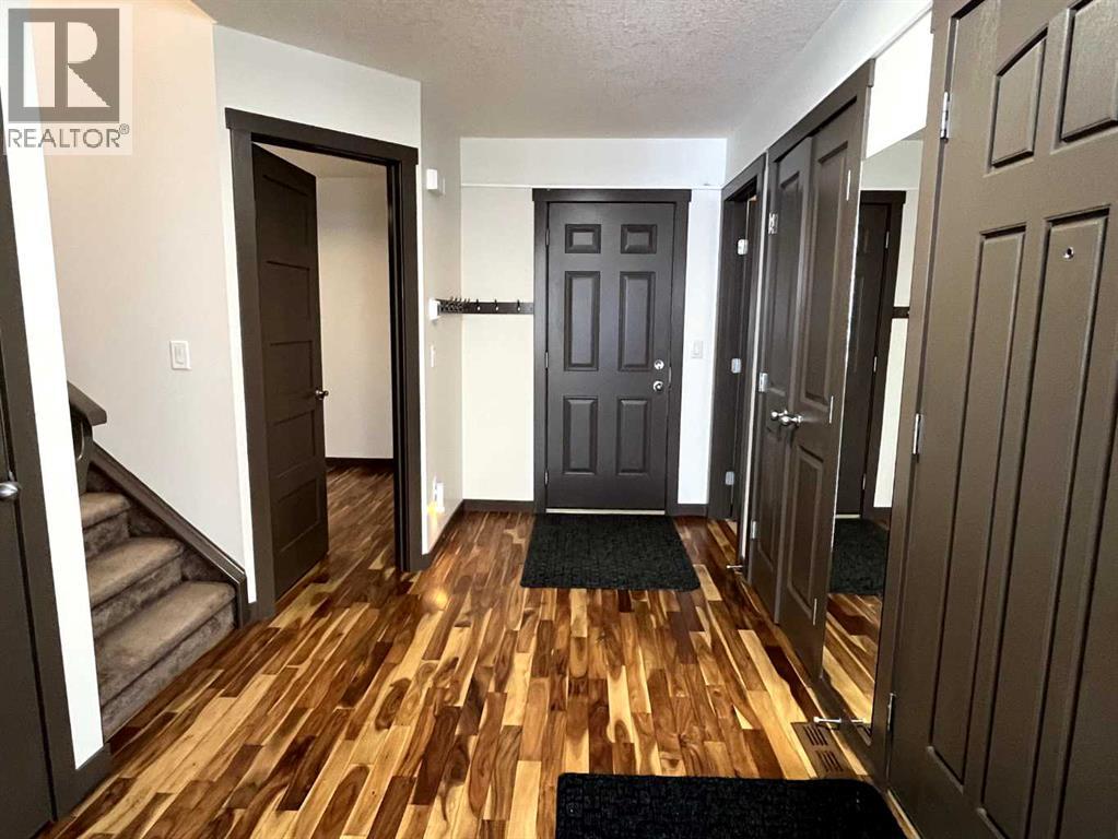 5 Covecreek Mews NE, Calgary, Alberta T3K 0V8 - Photo 8 - A2324736