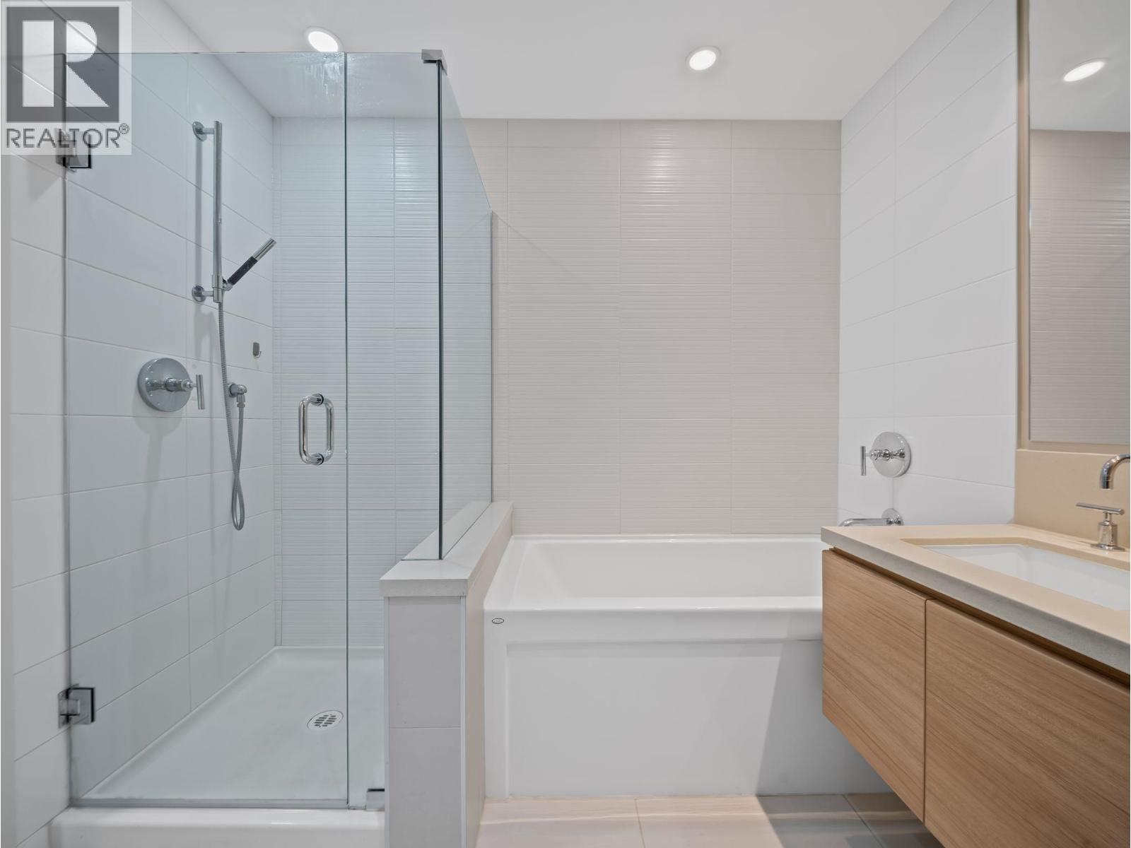 215 3606 Aldercrest Drive, North Vancouver, British Columbia  V7G 0A3 - Photo 24 - R3166604