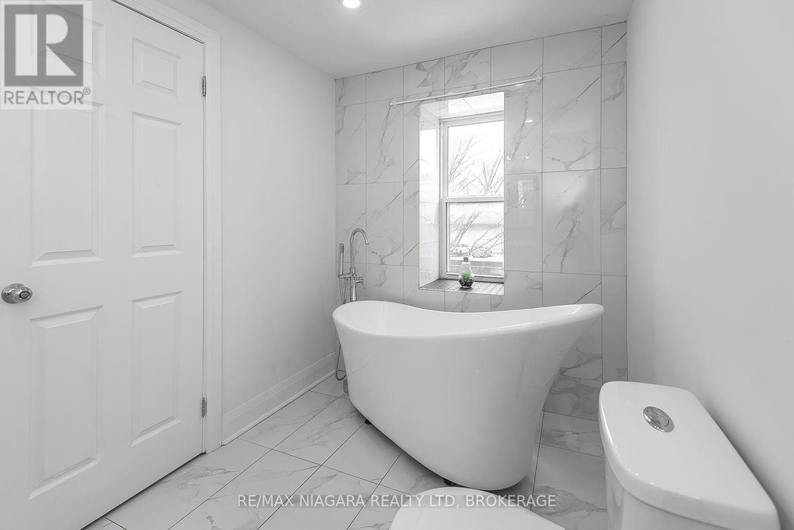 120 Main Street W, Port Colborne, Ontario  L3K 3V2 - Photo 17 - X13794530