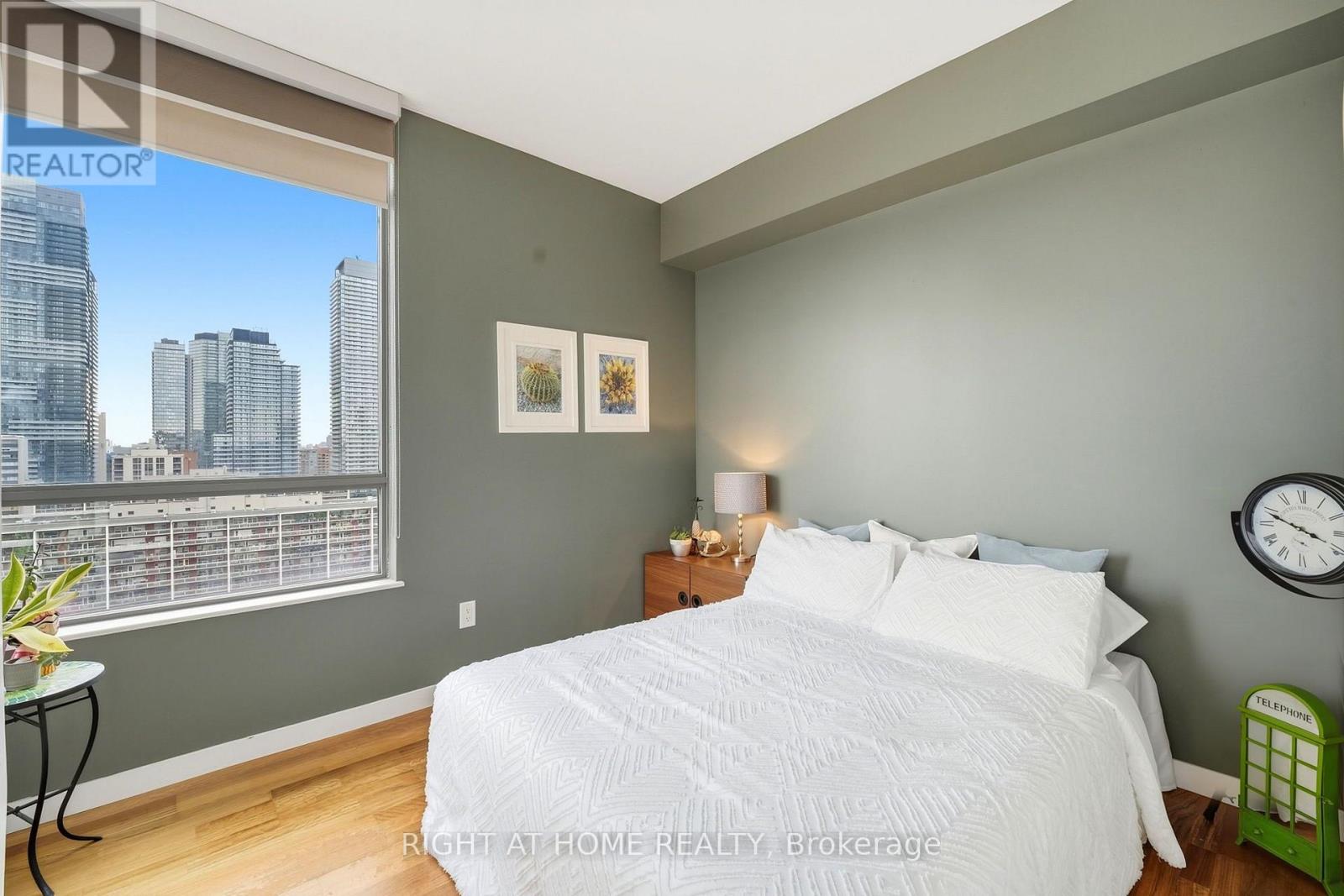 1908 - 285 Mutual Street, Toronto, Ontario  M4Y 3C5 - Photo 17 - C13794546